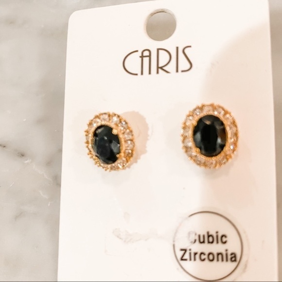 Jewelry - Nwt Black Stud Earrings